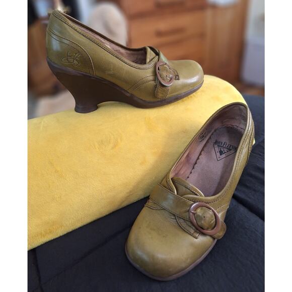 John Fluevog Shoes - John Fluevog Friends Sharon Women 6.5 Buckle Heel Wedge Leather Green Twee Retro